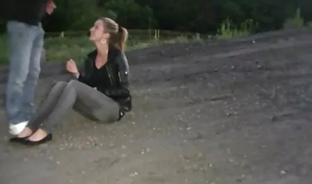 Exclusivo!!! Sexo chica en vestido latinas culonas cabalgando