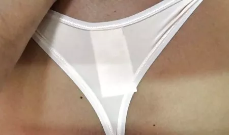 De punto, de largas piernas, Hayley Hill y Kiki Cyrus-diversión en el culonas y tetonas latinas baño