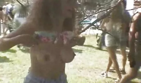 A él le gusta la sala de juego en la parte de atrás del deflector, videos de culonas latinas rara Rebecca Linares