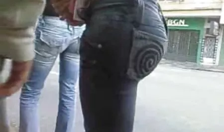 Las piernas largas, los adolescentes sudamericanas culonas de baby sitter AMIA Miley y propietario tener sexo en la primera persona