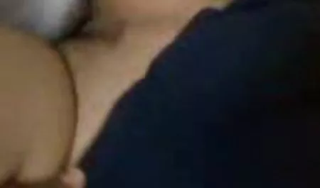 Cerrajero culonas latinas calientes Mandy, tenemos a Angela en el taller