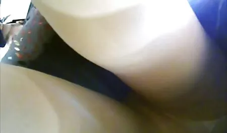 La madre y el niño en el pueblo latinas culonas tetonas