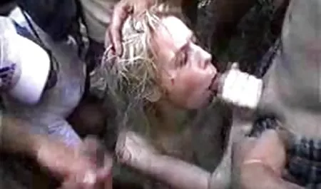 Sexo en el techo de varias plantas de un edificio latinas culonas cabalgando residencial con cortés y la versión.