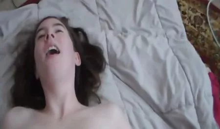 El rendimiento de un adolescente, latinas culonas cachondas corrida, garganta