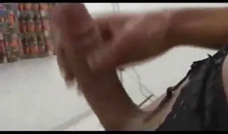 Madre con niño latinas caderonas