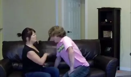 En una zona super culonas latinas residencial